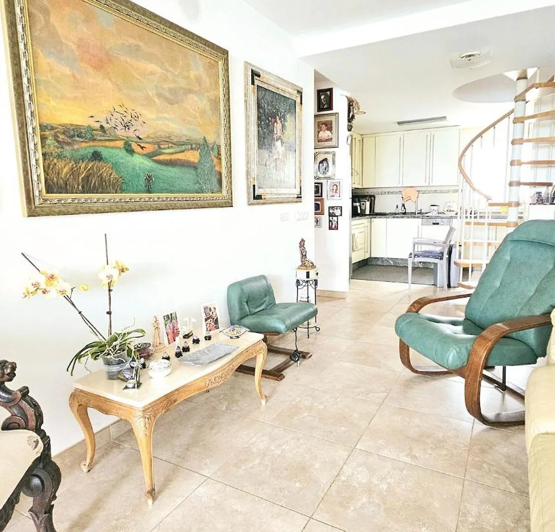 ベナルマデナThe Panoramic Penthouse Of Artアパートメント アパート